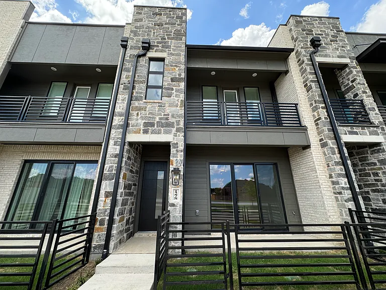 1278 Daybreak Dr — Photo 3