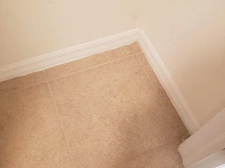 2529 SW 11th Pl — Photo 8
