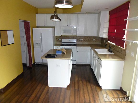 3rd image of 1150 Symphony Dr