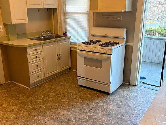 2nd image of 1560 7th Ave #1