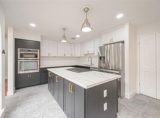 12127 Carriage Hill Dr, Houston, TX 77077