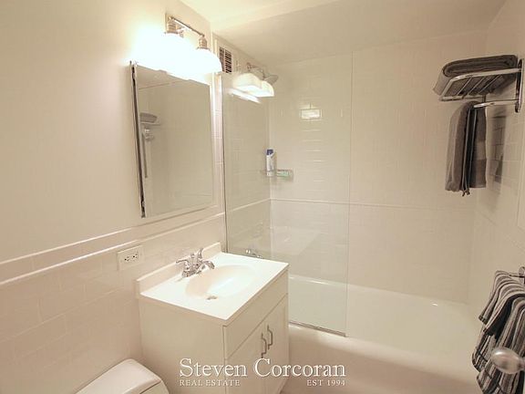 4th image of 5 Tudor City Pl APT 1636