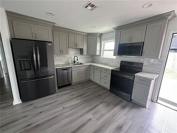 2nd image of 2301 Esteban St
