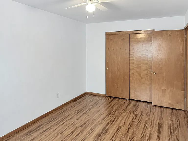 Carroll Court Apartments — Photo 8