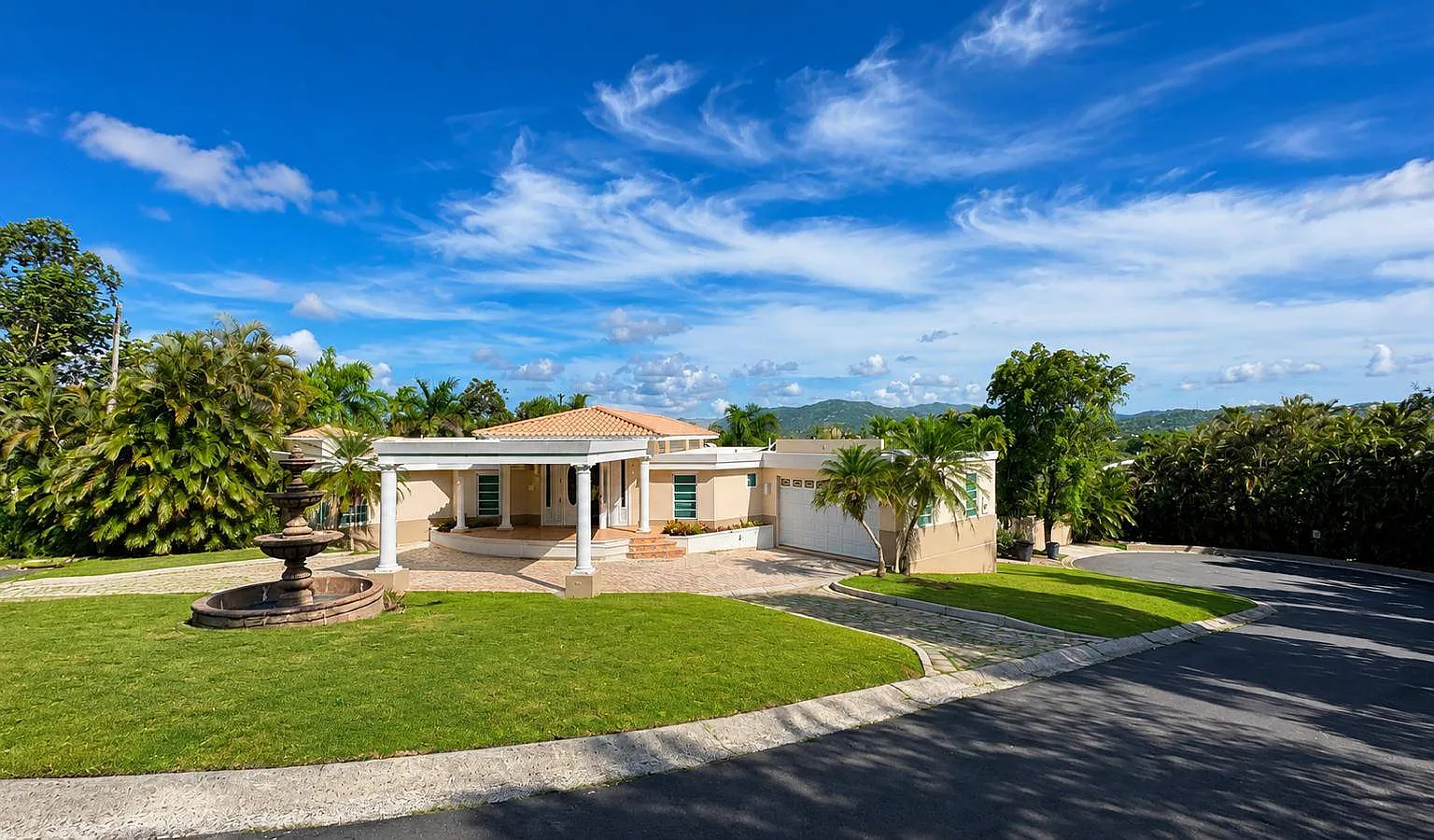 4 bed, 4.5 bath, 2928 sqft, $4,150 — Photo 2