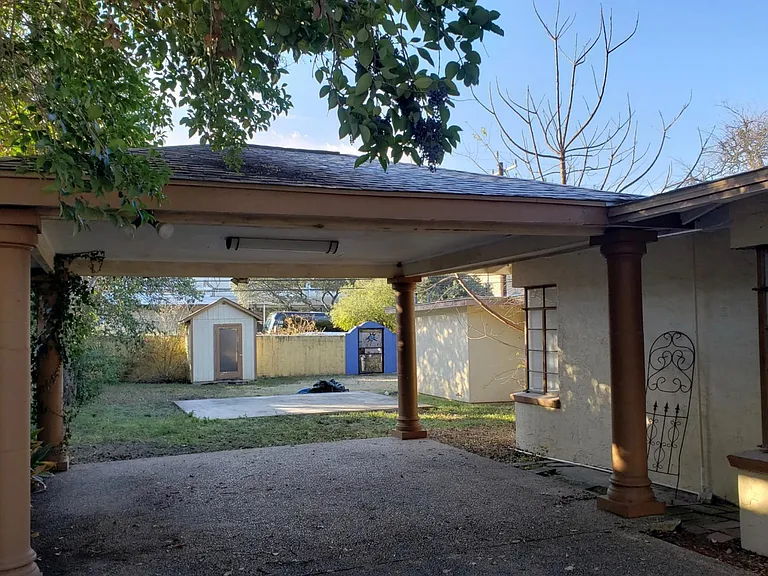 118 E Elmview Pl — Photo 11
