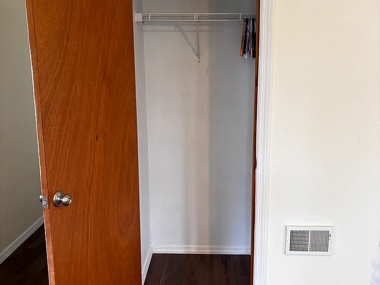 547 Parker St — Photo 6