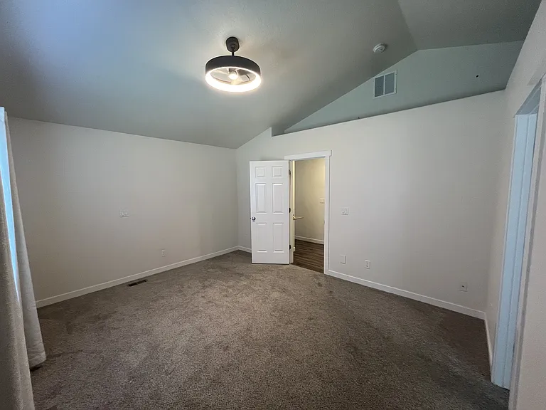 1820 W Camelot Dr — Photo 15