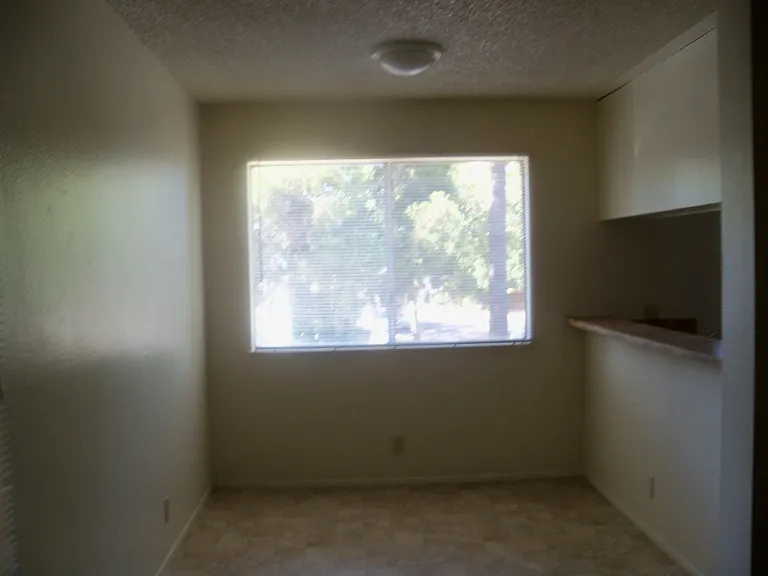 2663 Elm St — Photo 2