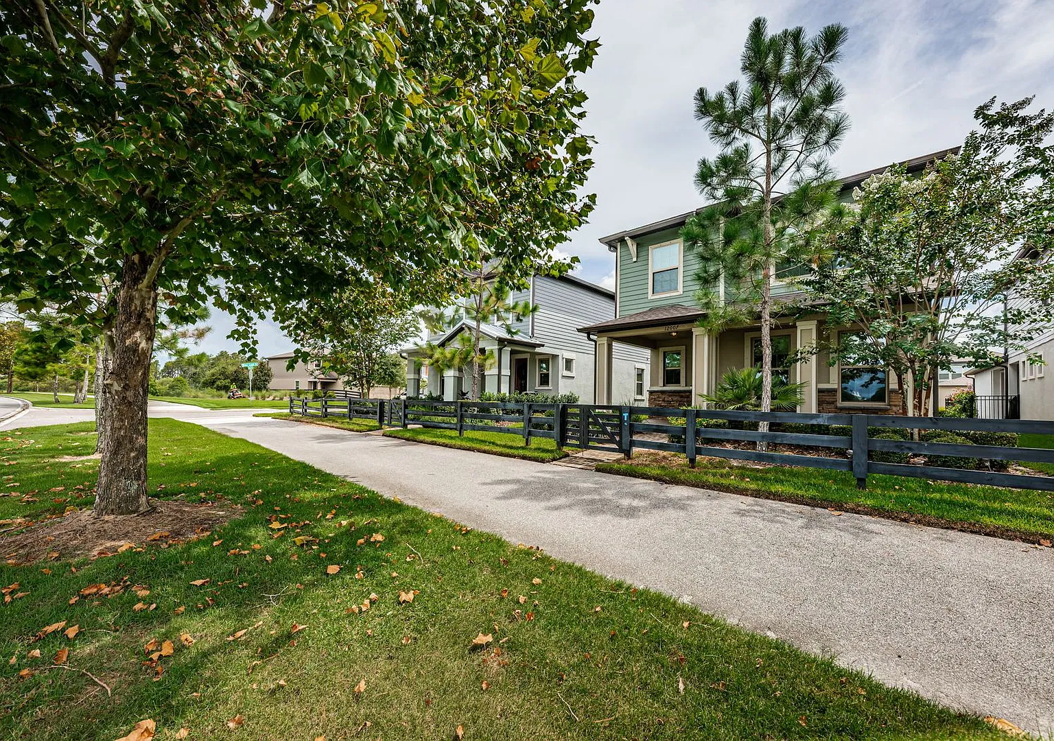 Beautifully unique two story home in a great location — Photo 3