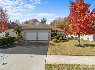 223 Valencia Dr, Monroe Township, NJ 08831