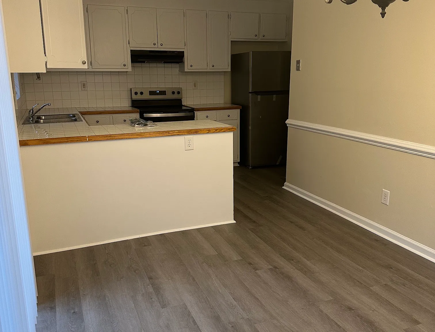 3 bed, 2.5 bath, 1500 sqft, $1,100 — Photo 2