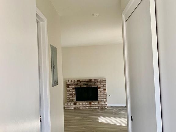3rd image of 230 Villa Ter APT 5