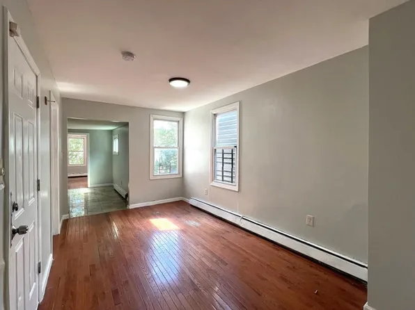 32 Duryea St, Newark, NJ 07103