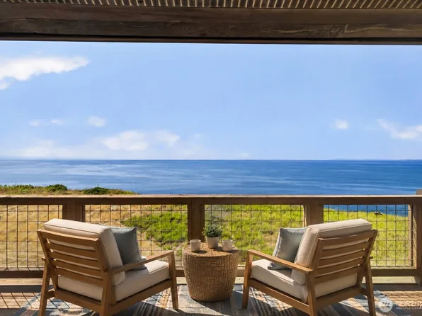 2285 W Beach Road #C, Oak Harbor, WA 98277