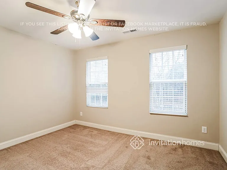 5626 Colonial Garden Dr — Photo 12
