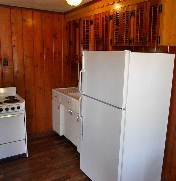 1st image of 12605 Pacific Ave S #9