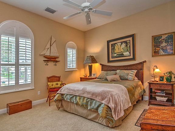 4th image of 1312 Munster Cir