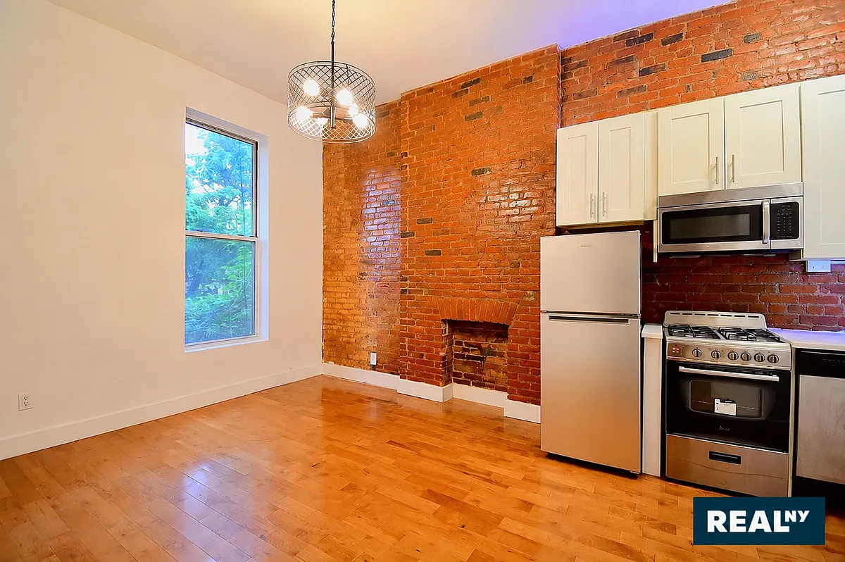 Building Photo - 1076 Dean St #8