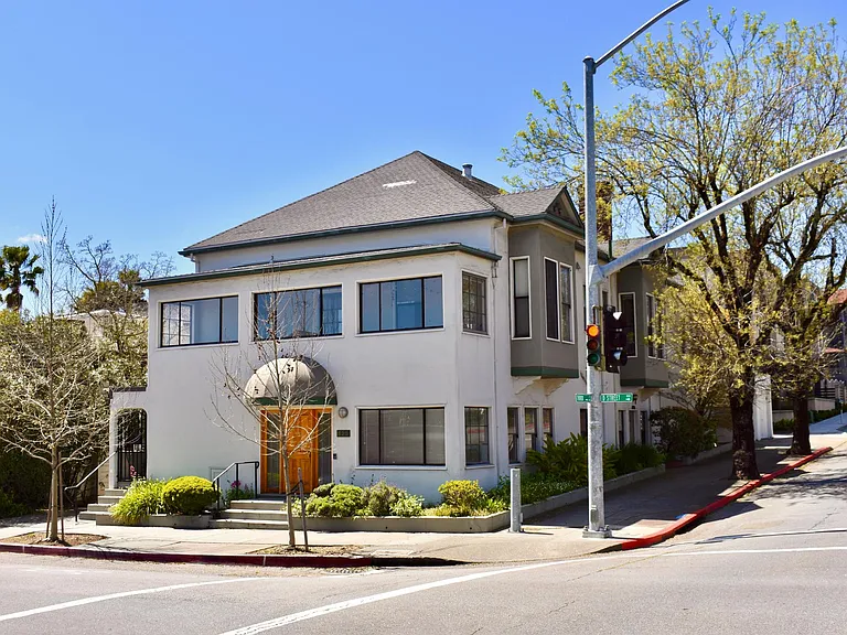 823 D St — Photo 1