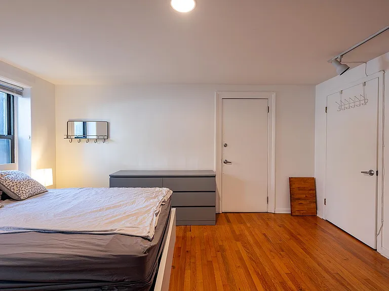 290 Barrow St #1 — Photo 2