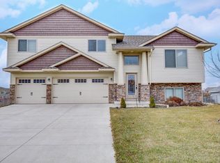 1259 Meadow Pkwy, Mayer, MN 55360
