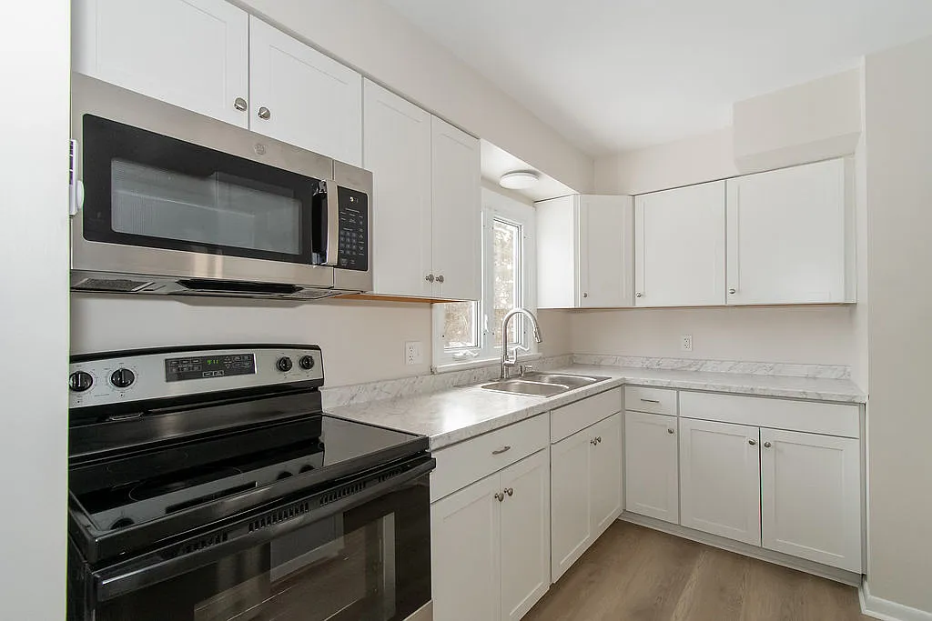 2 bed, $1,320 — Photo 3