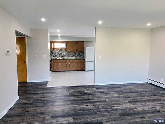 2nd image of 128 Belmont Ave