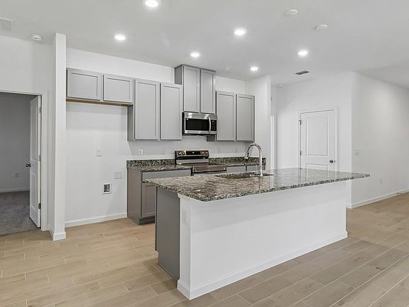 5th image of 376 Navajo Ave