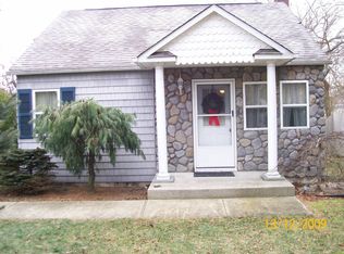 175 Hawthorne St, Mastic, NY 11950
