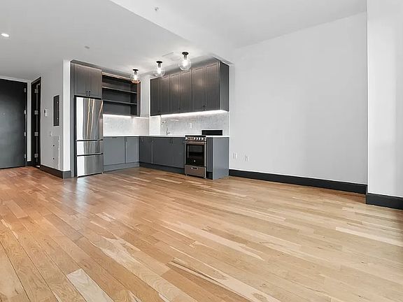 4th image of 1134 Fulton St APT 3L