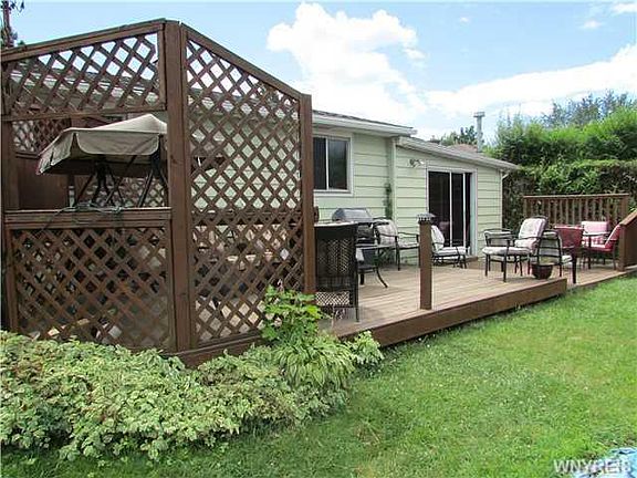5th image of 108 Basswood Dr