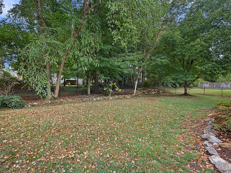 12023 Stone Forest Dr — Photo 43