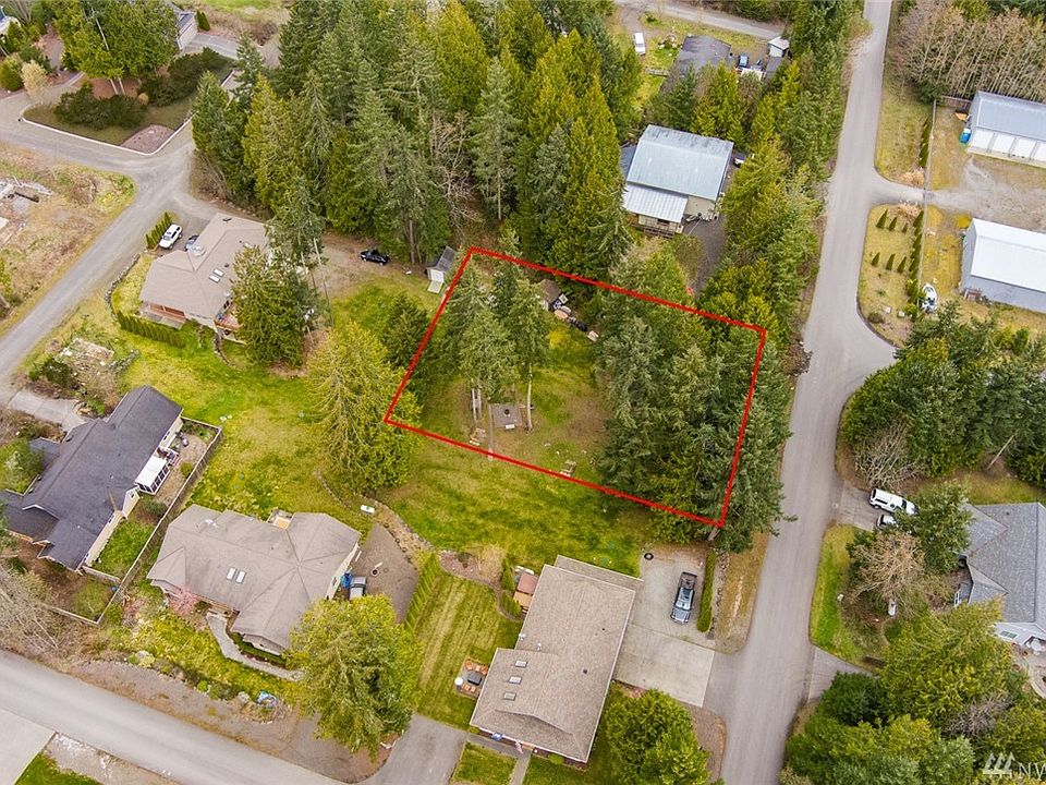 Last lot in this section of Maplewood Meadows.