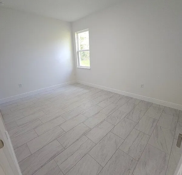 1912 W McNeal Dr — Photo 5