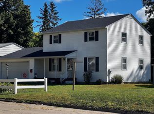 1012 N 5th St, Estherville, IA 51334