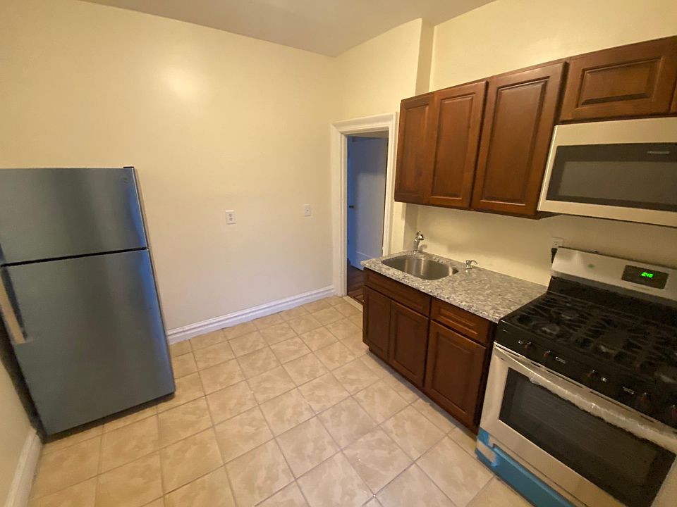 1st image of 321 Fairmount Ave APT 24