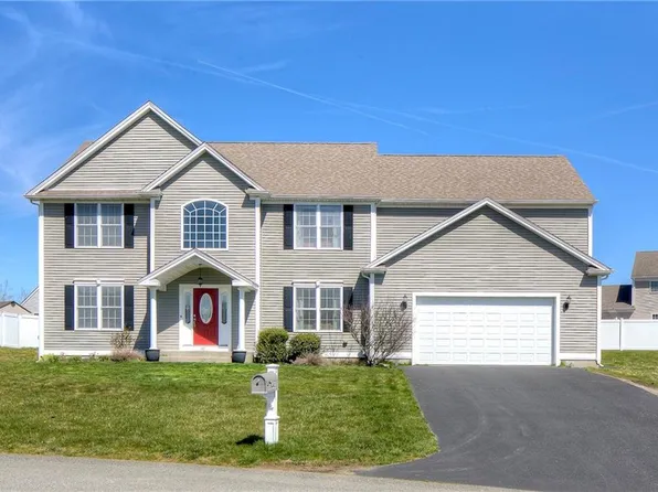 42 Sloop Dr, Portsmouth, RI 02871