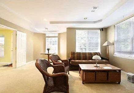 Ivy Glen Cir — Photo 1