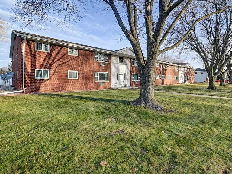 112 W Klubertanz Dr #2 — Photo 2