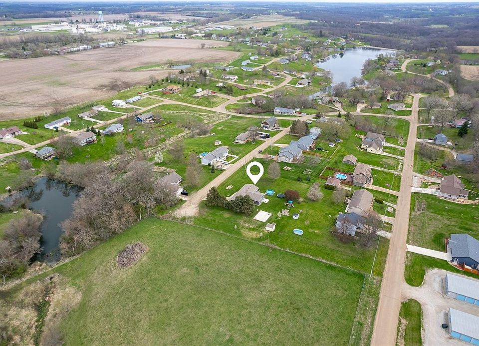 1422 Center St, Knoxville, IA 50138 Zillow