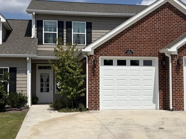 1504 Calloway Dr, Dalton, GA 30721