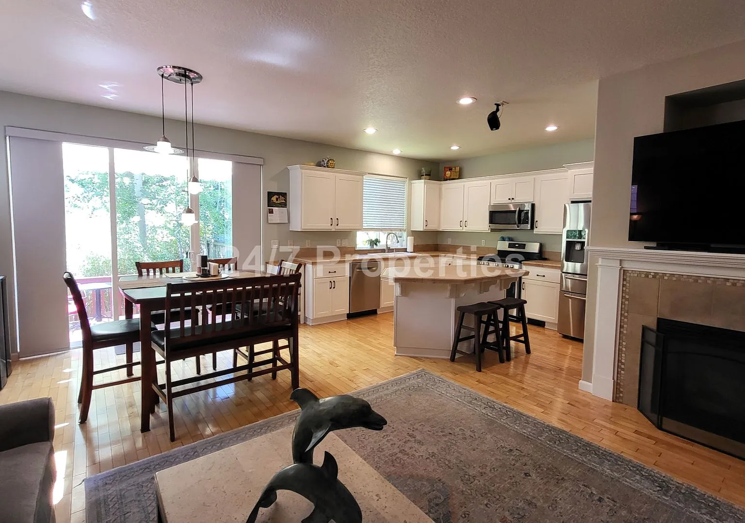 Beautiful 3 BD | 2.5 BA Near Tanner Creek - West Linn — Photo 3