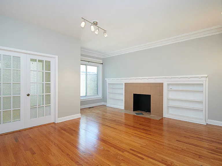 5121 S Ingleside Ave #1 — Photo 8