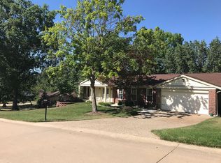 372 Royal Valley Dr, Saint Louis, MO 63141