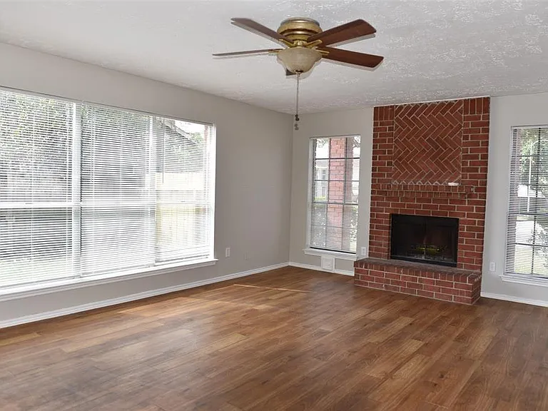 12303 Glenmeadow Dr — Photo 3