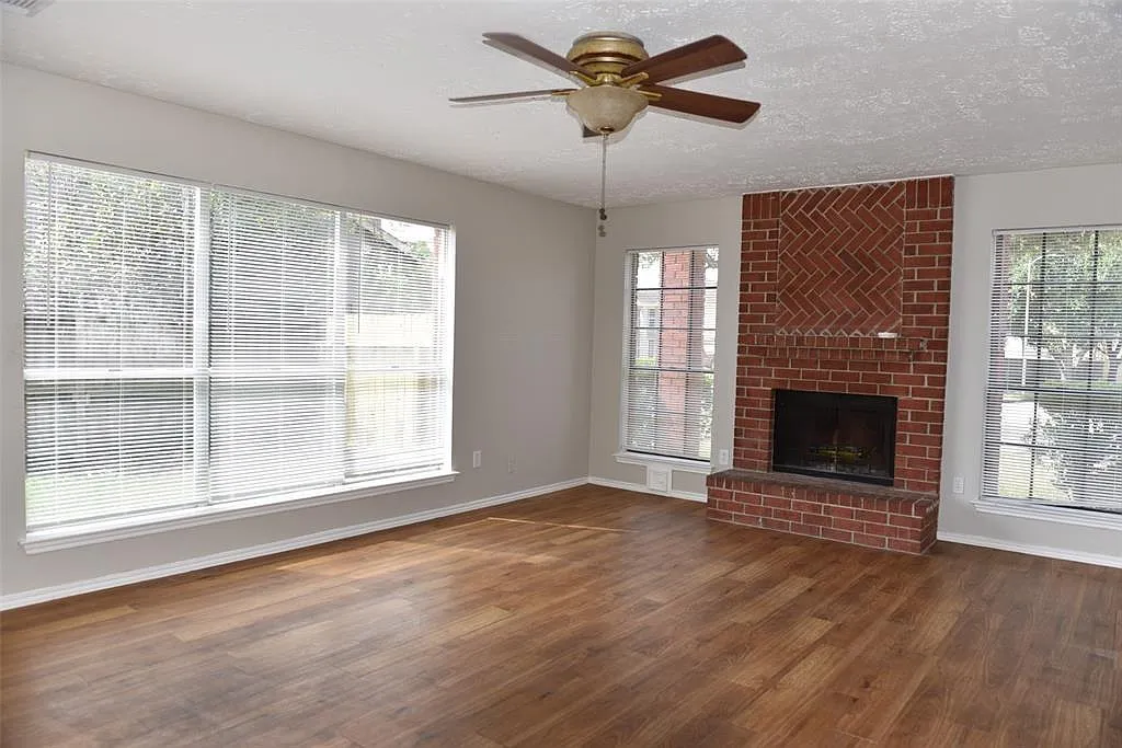 Building Photo - 12303 Glenmeadow Dr