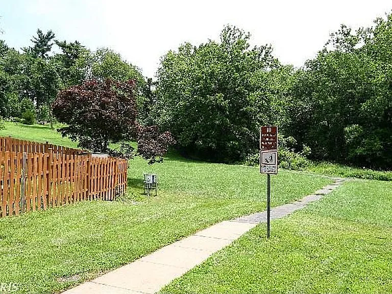 985 Paulsboro Dr — Photo 21