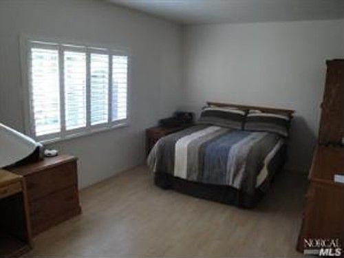 4th image of 1074 Crinella Dr