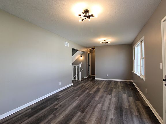 5th image of 1590 Sir Lancelot Dr